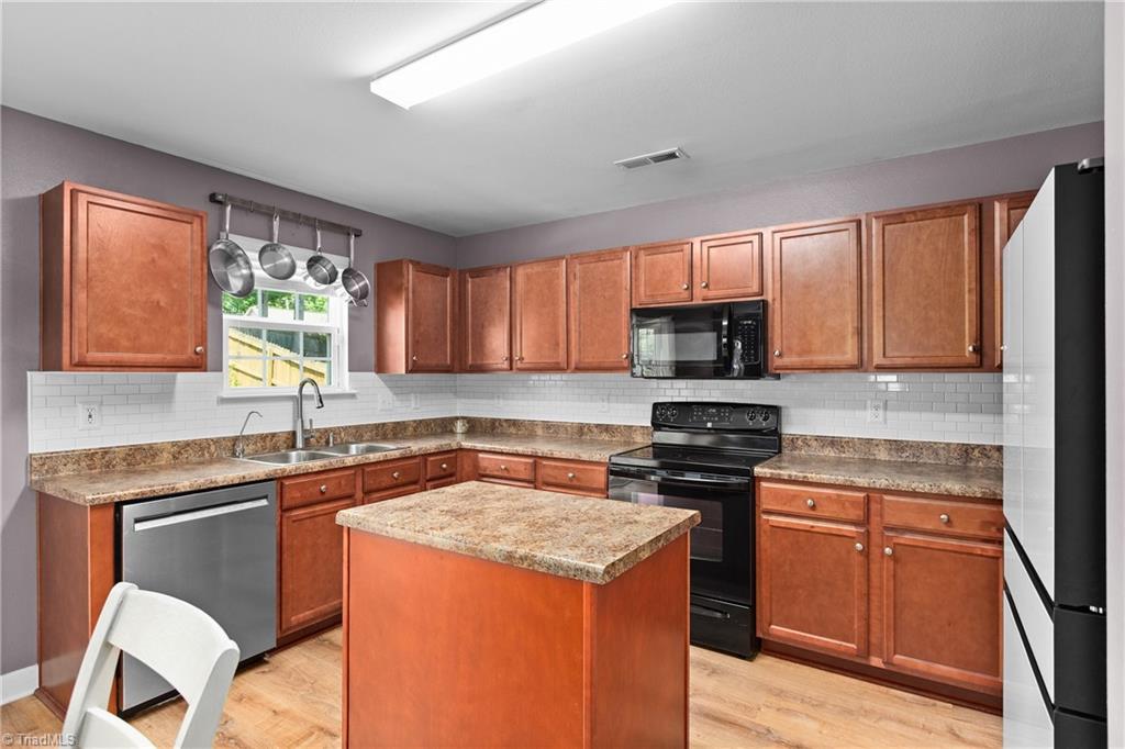 1671 Carthage Lane High Point, NC 27260 - Photo 6 of 17