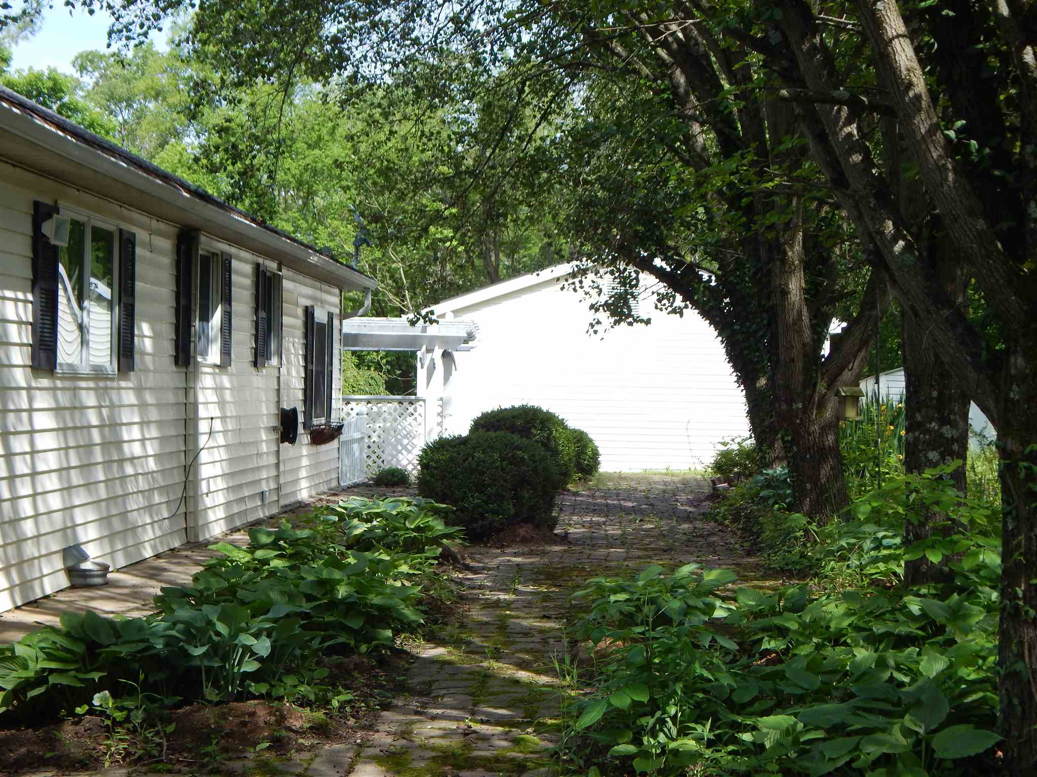 2273 Tunnelton Road Bedford, IN 47421 - Photo 25 of 28 Gallery Image 25