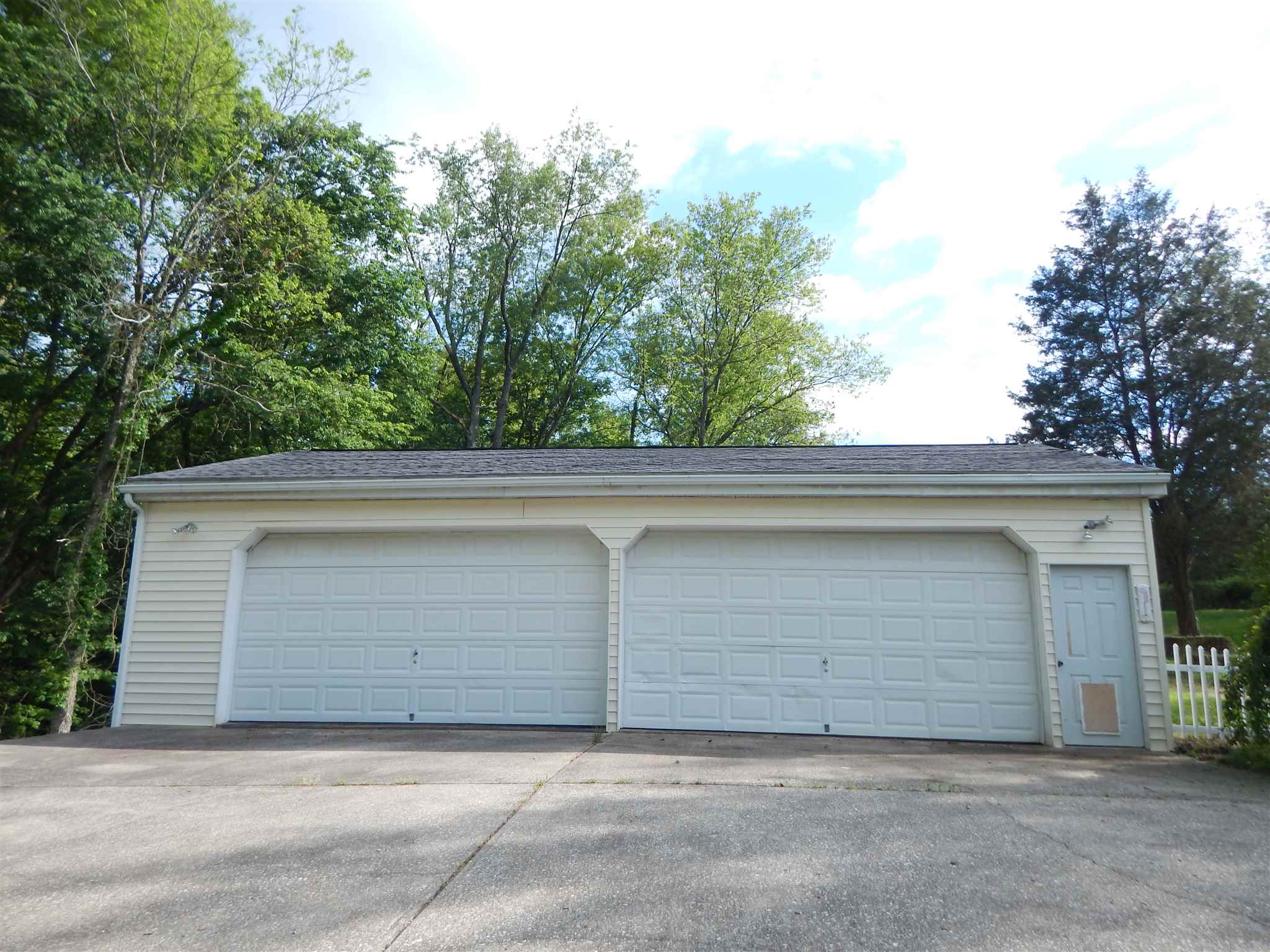 2273 Tunnelton Road Bedford, IN 47421 - Photo 10 of 28 Gallery Image 10