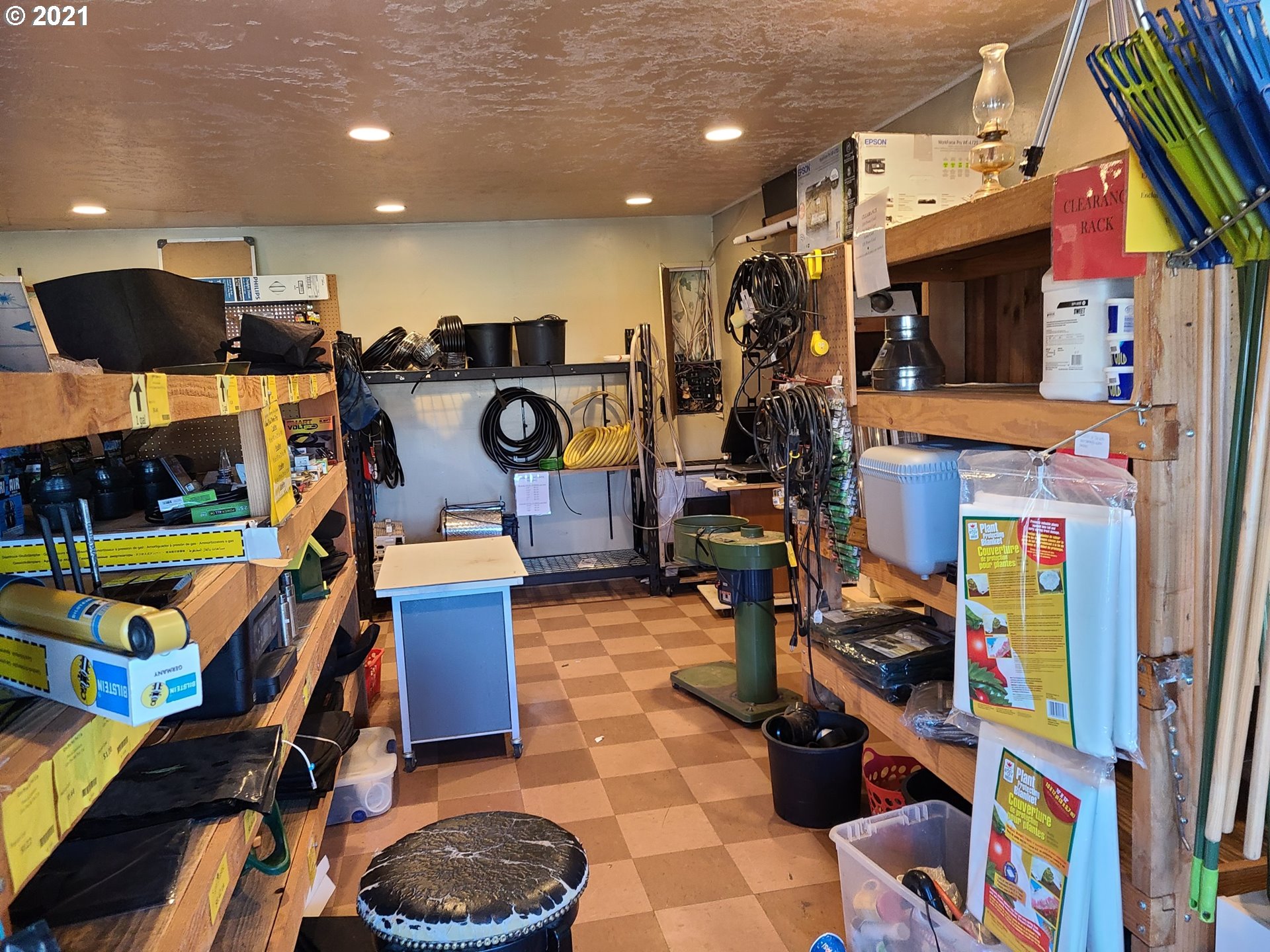 2875 Mosby Creek Road Cottage Grove, OR 97424 - Photo 5 of 14 a view of a room with gym equipment