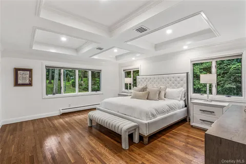 $2,598,000 | 19 Tappentown Lane, Glen Head, NY 11545