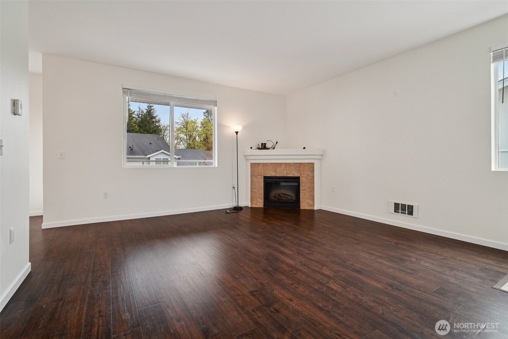 2906 Southeast 8th Place, Unit 2111 Renton, WA 98058 - Photo 9 of 27 Gallery Image 9