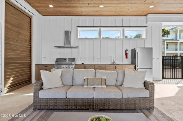 $1,424,999 | 55 Accolade Drive, Surf City, NC 28445