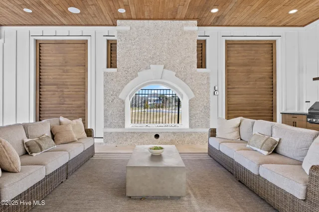 $1,424,999 | 55 Accolade Drive, Surf City, NC 28445