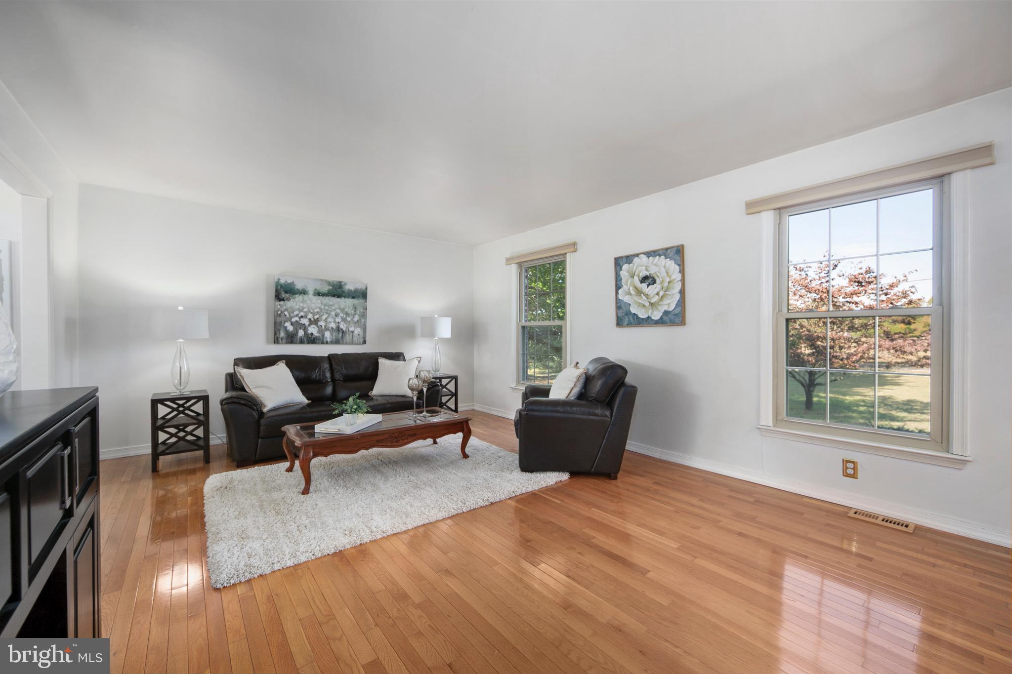 219 Dock Road Marlton, NJ 08053 - Photo 5 of 51 Living Room