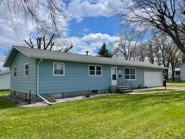 $164,500 | 215 North Swain Street, Redwood Falls, MN 56283