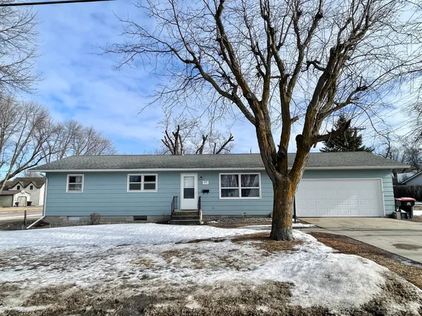 $164,500 | 215 North Swain Street, Redwood Falls, MN 56283