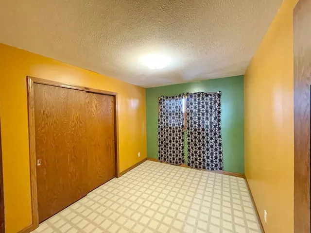 $175,000 | 215 North Swain Street, Redwood Falls, MN 56283