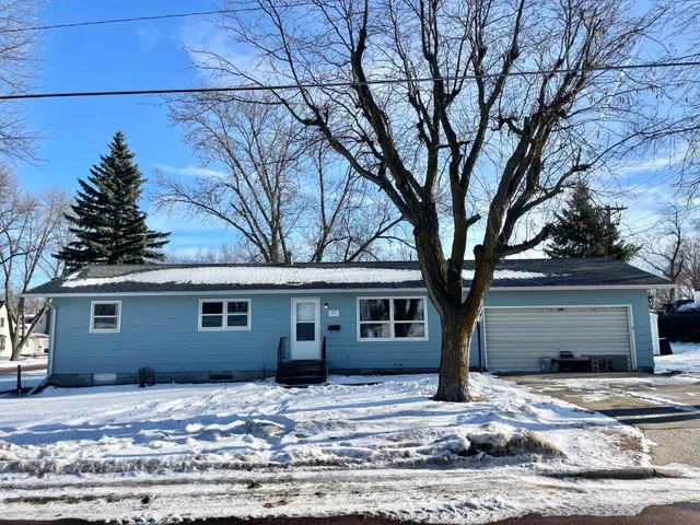 $175,000 | 215 North Swain Street, Redwood Falls, MN 56283