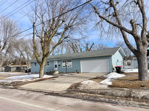$164,500 | 215 North Swain Street, Redwood Falls, MN 56283