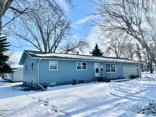 $175,000 | 215 North Swain Street, Redwood Falls, MN 56283