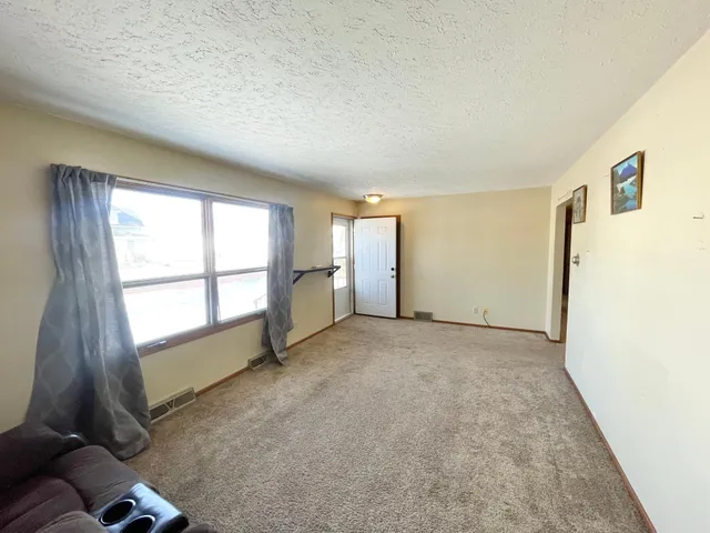 $175,000 | 215 North Swain Street, Redwood Falls, MN 56283