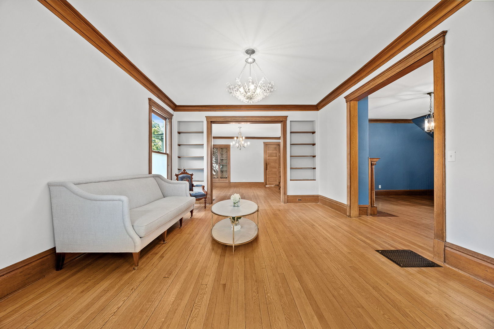 350 North Delaplaine Road Riverside, IL 60546 - Photo 7 of 50 Gallery Image 7