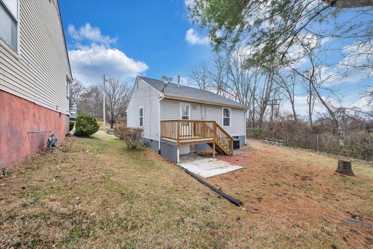 1208 Cleveland Avenue Southwest Roanoke, VA 24016 - Photo 23 of 28 20-MIB01416