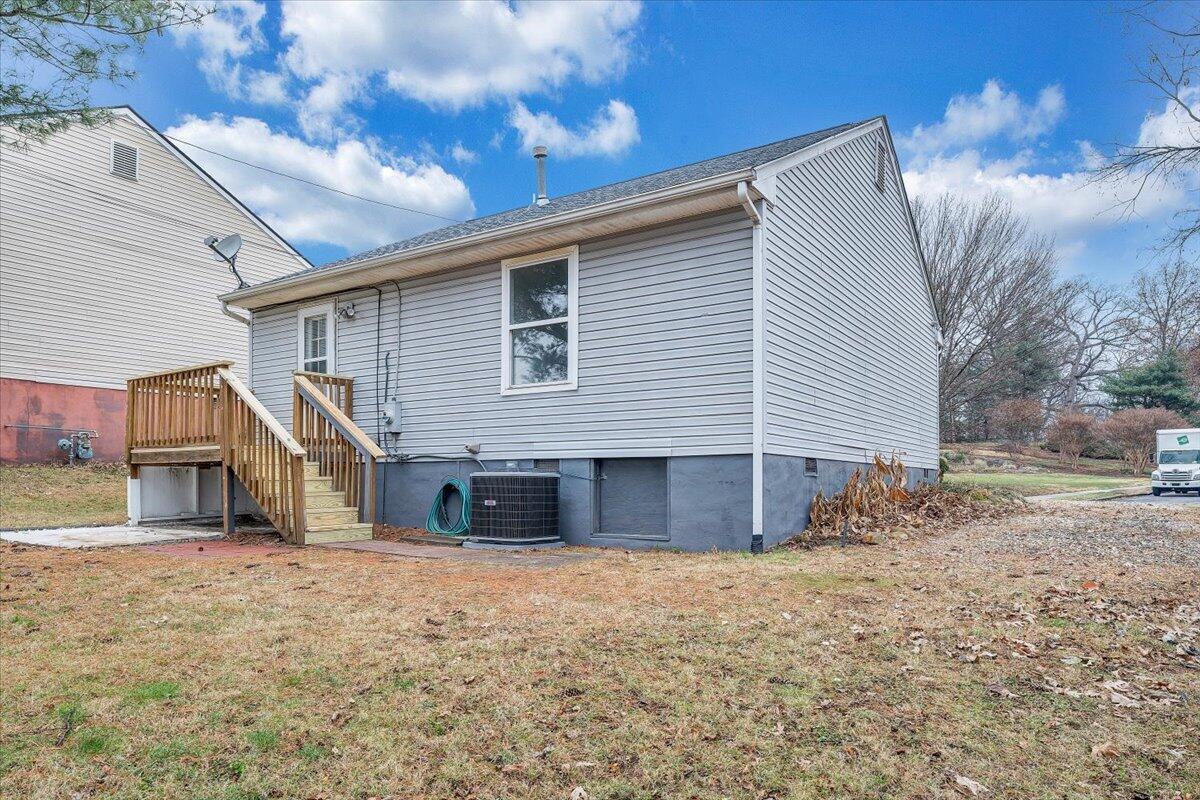 1208 Cleveland Avenue Southwest Roanoke, VA 24016 - Photo 26 of 28 23-MIB01419