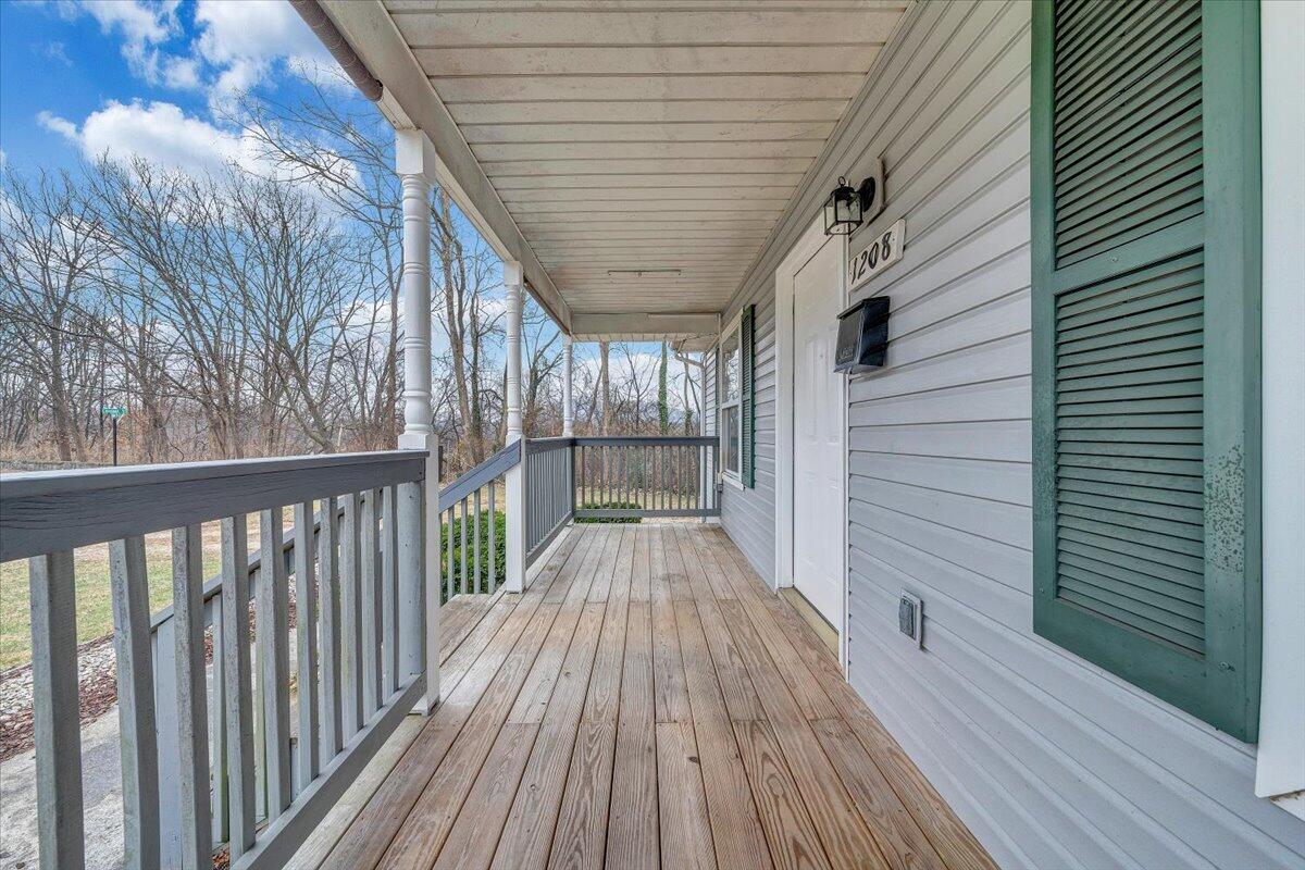 1208 Cleveland Avenue Southwest Roanoke, VA 24016 - Photo 5 of 28 02-MIB01368