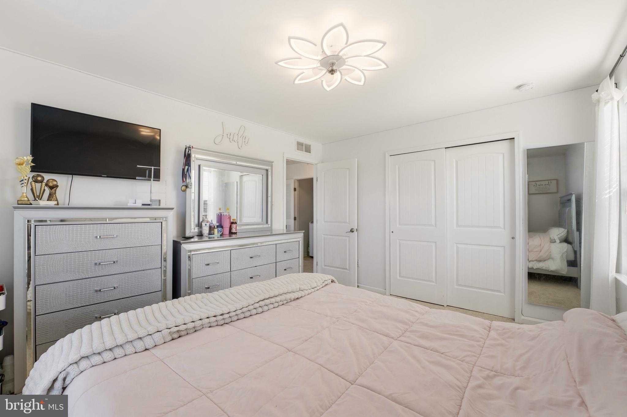 1 Champlain Street Sicklerville, NJ 08081 - Photo 18 of 36