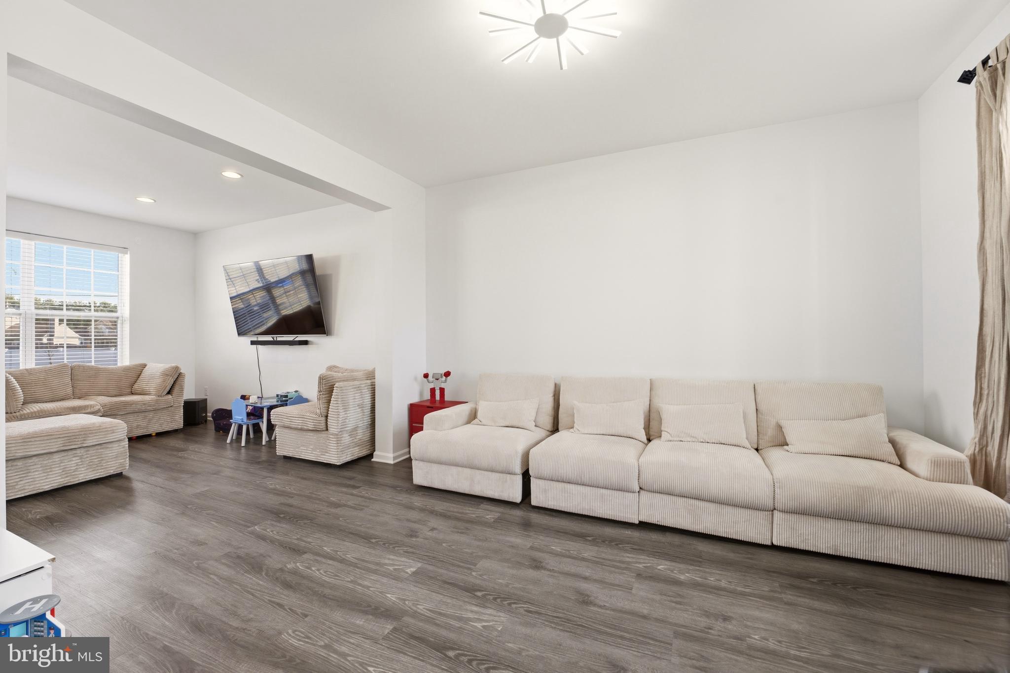 1 Champlain Street Sicklerville, NJ 08081 - Photo 3 of 36