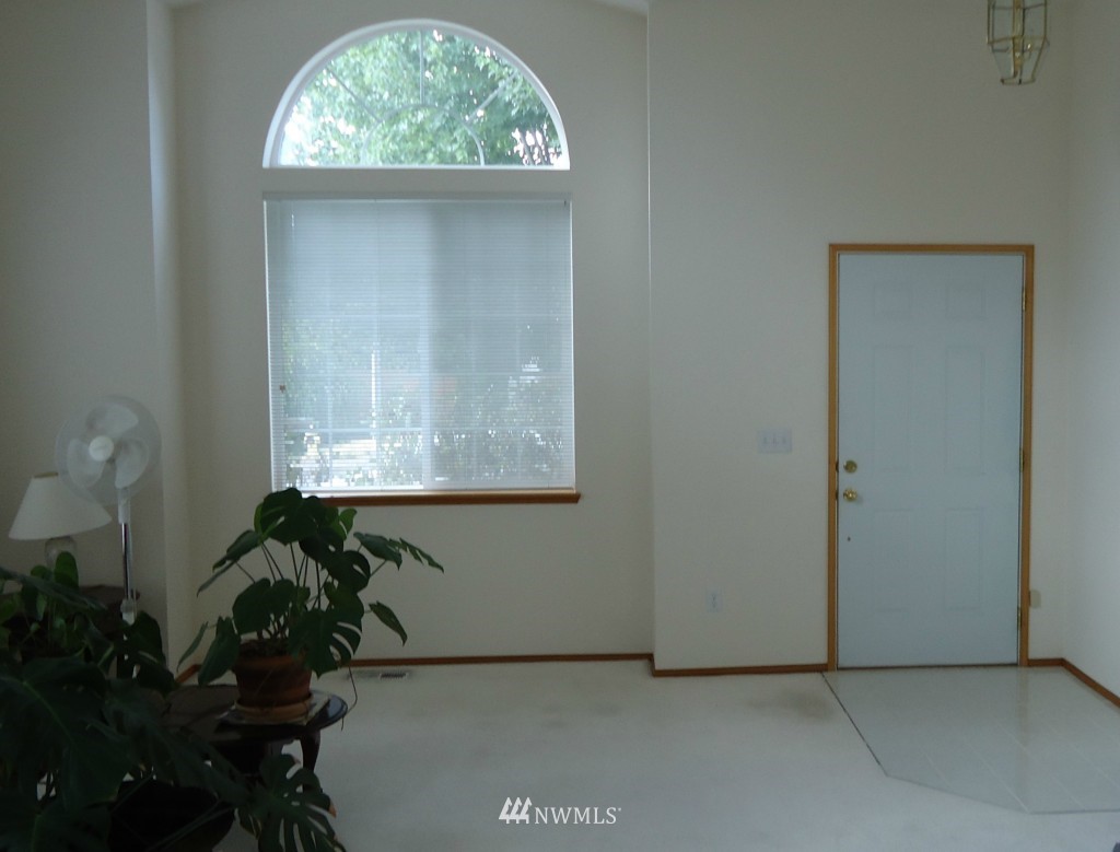 2615 Northeast 25th Street Renton, WA 98056 - Photo 3 of 22