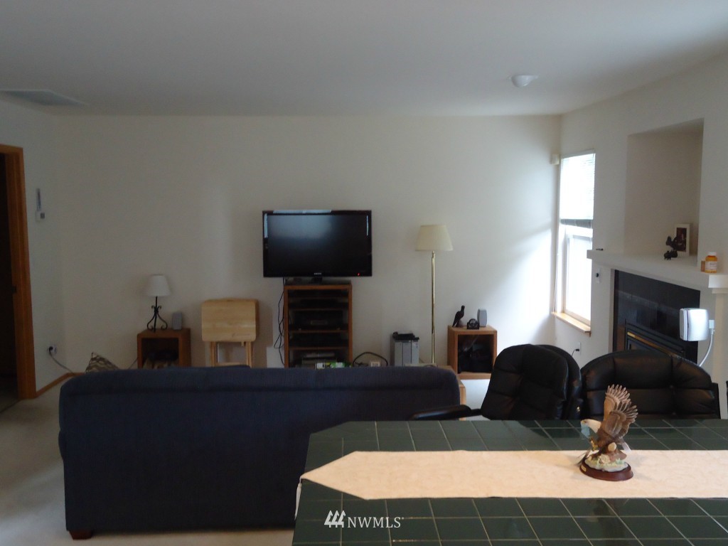 2615 Northeast 25th Street Renton, WA 98056 - Photo 5 of 22