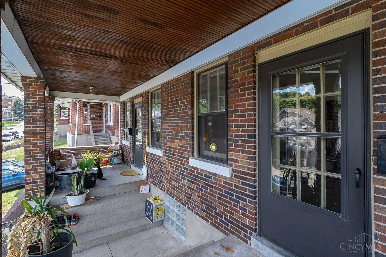 1277 Rutledge Avenue Cincinnati, OH 45205 - Photo 2 of 30