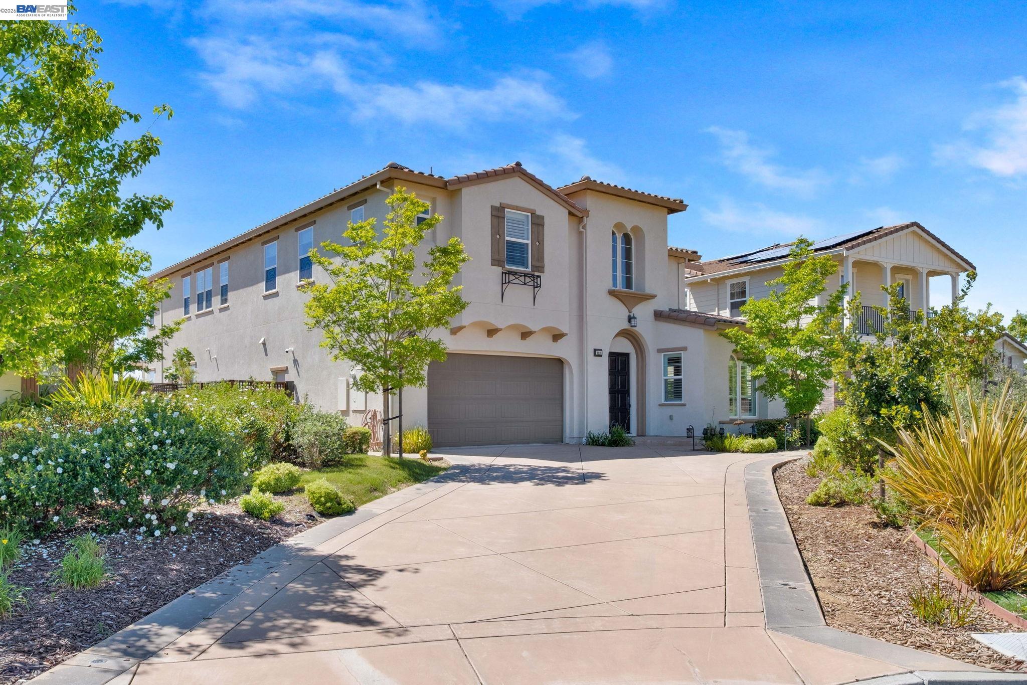 128 Dunfirth Drive Hayward, CA 94542 - Photo 4 of 60 a front view of a house with garden