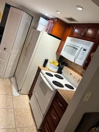 $1,490 | 500 Northeast 2nd Street, Unit 425, Dania Beach, FL 33004