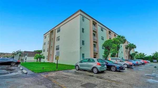 $1,490 | 500 Northeast 2nd Street, Unit 425, Dania Beach, FL 33004