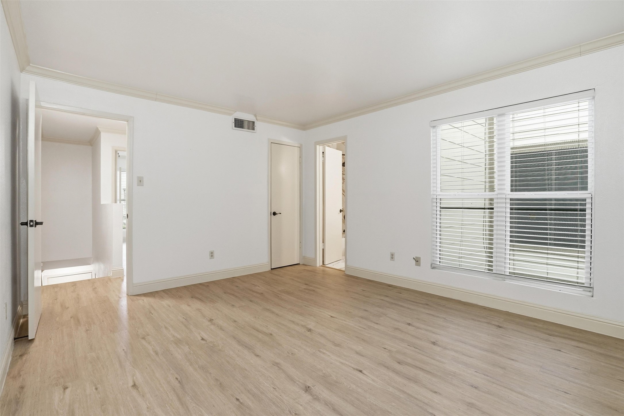 2200 Cypress Landing Road, Unit A3 Houston, TX 77090 - Photo 11 of 17 Primary Bedroom, second floor