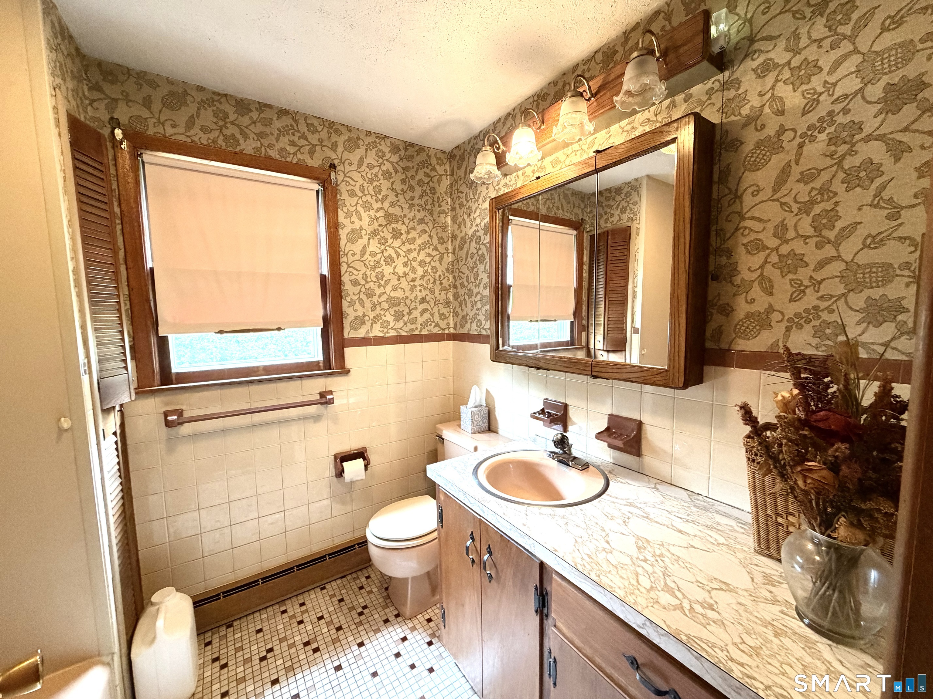 401 Round Hill Road Salem, CT 06420 - Photo 21 of 32 Upper level