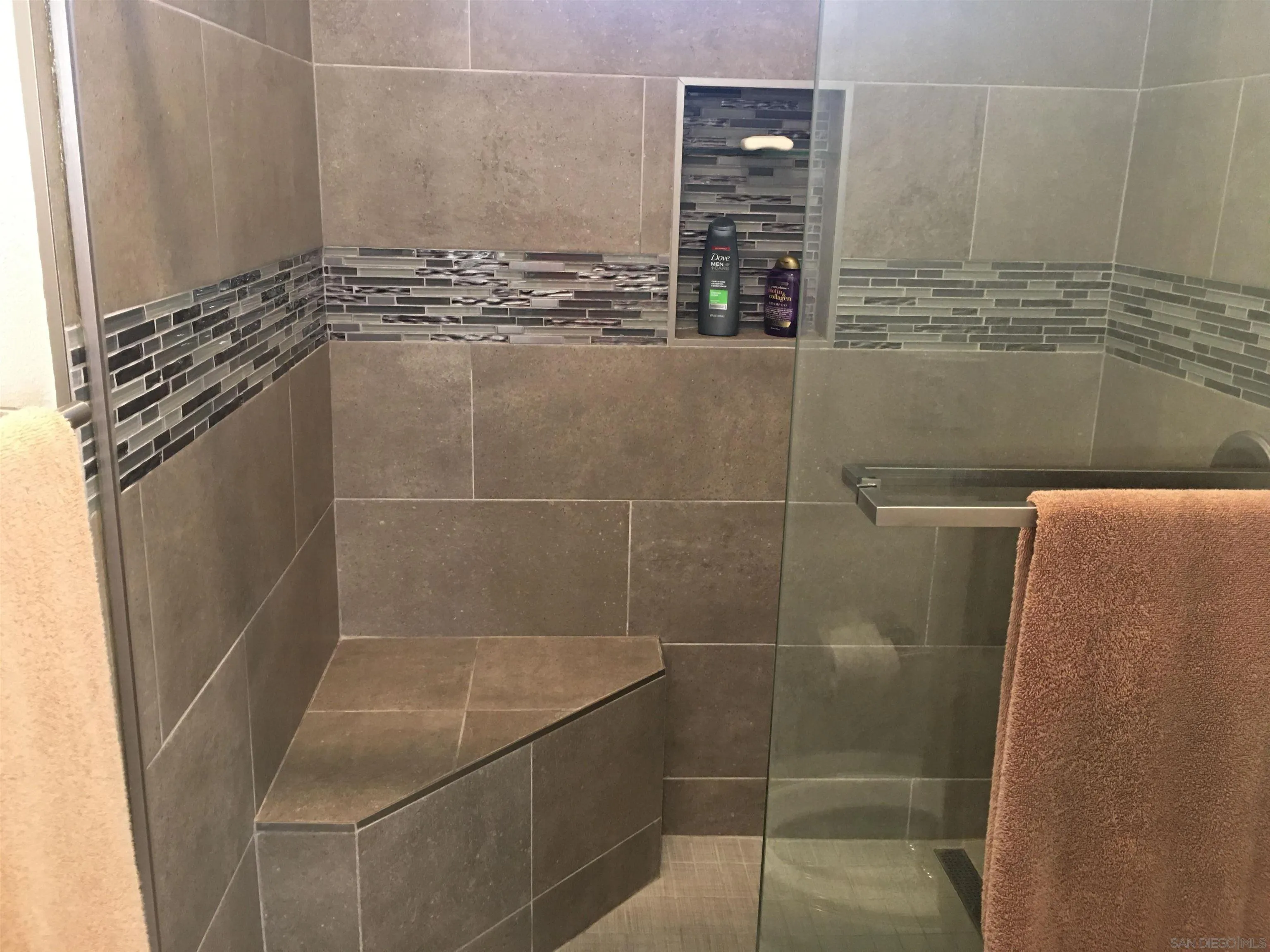 9182 Emden Road San Diego, CA 92129 - Photo 21 of 27 a bathroom with a shower