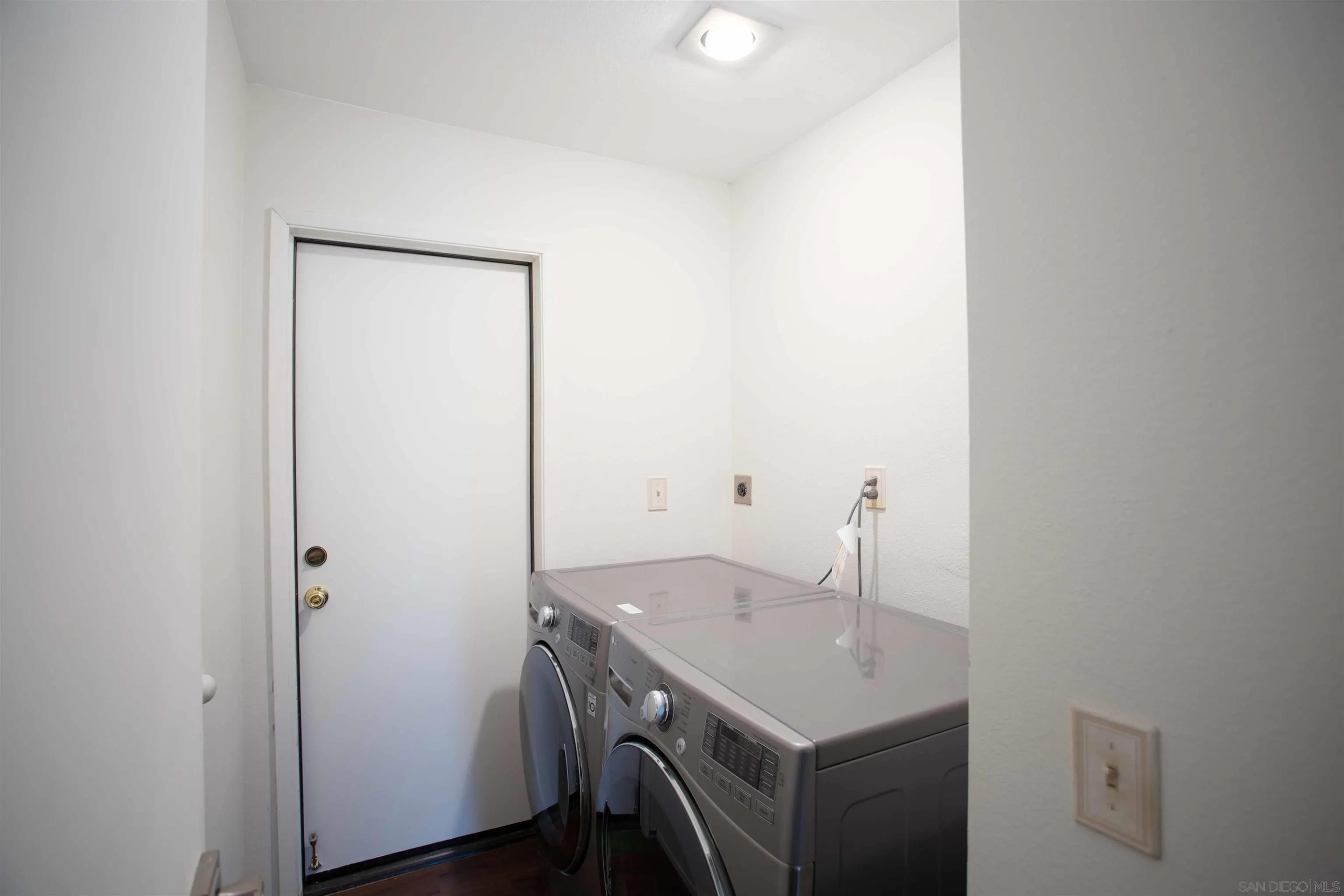 9182 Emden Road San Diego, CA 92129 - Photo 22 of 27 a bathroom with a sink and a mirror