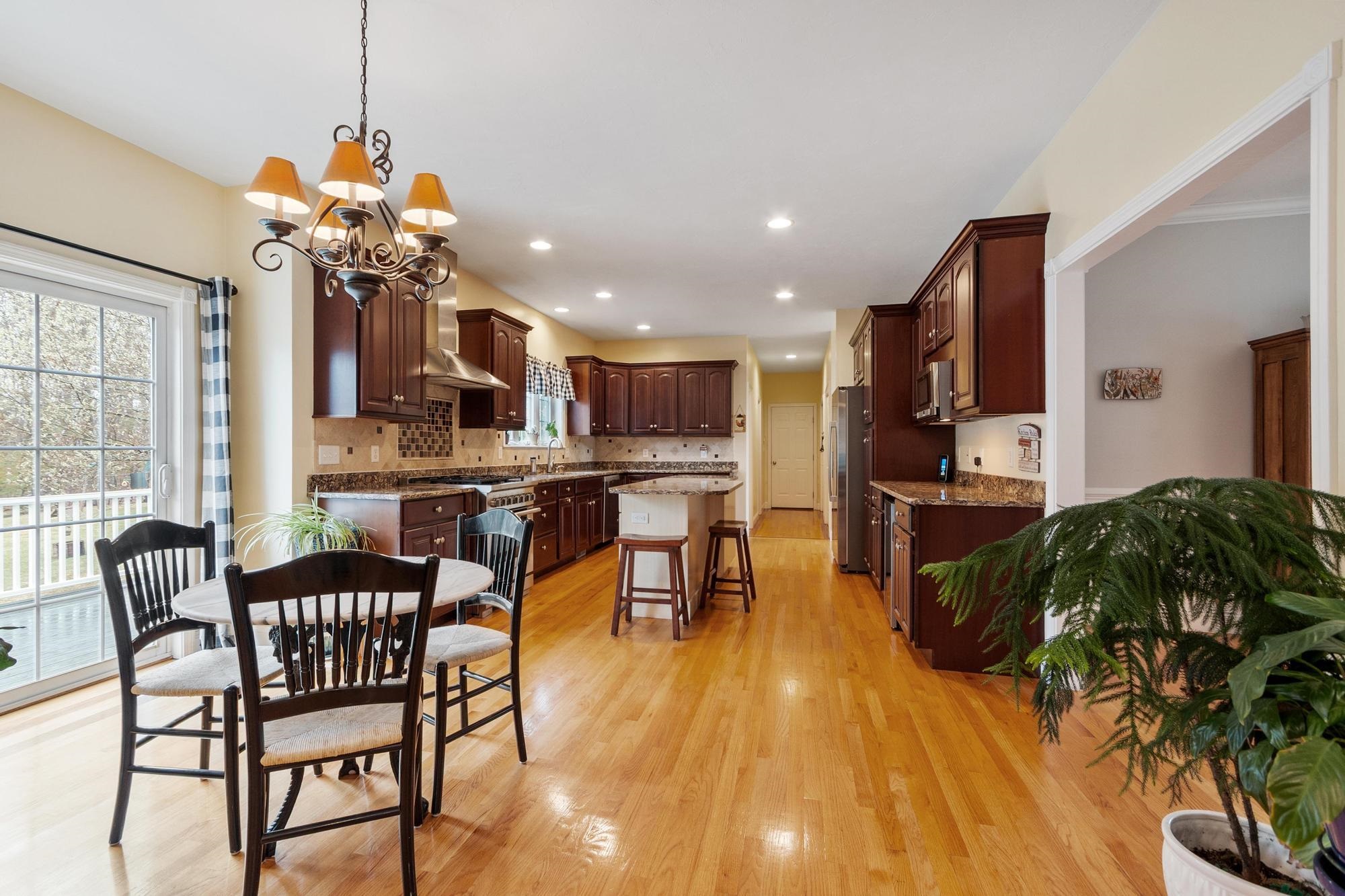 21 Edinburgh Road Windham, NH 03087 - Photo 6 of 40 Gallery Image 6