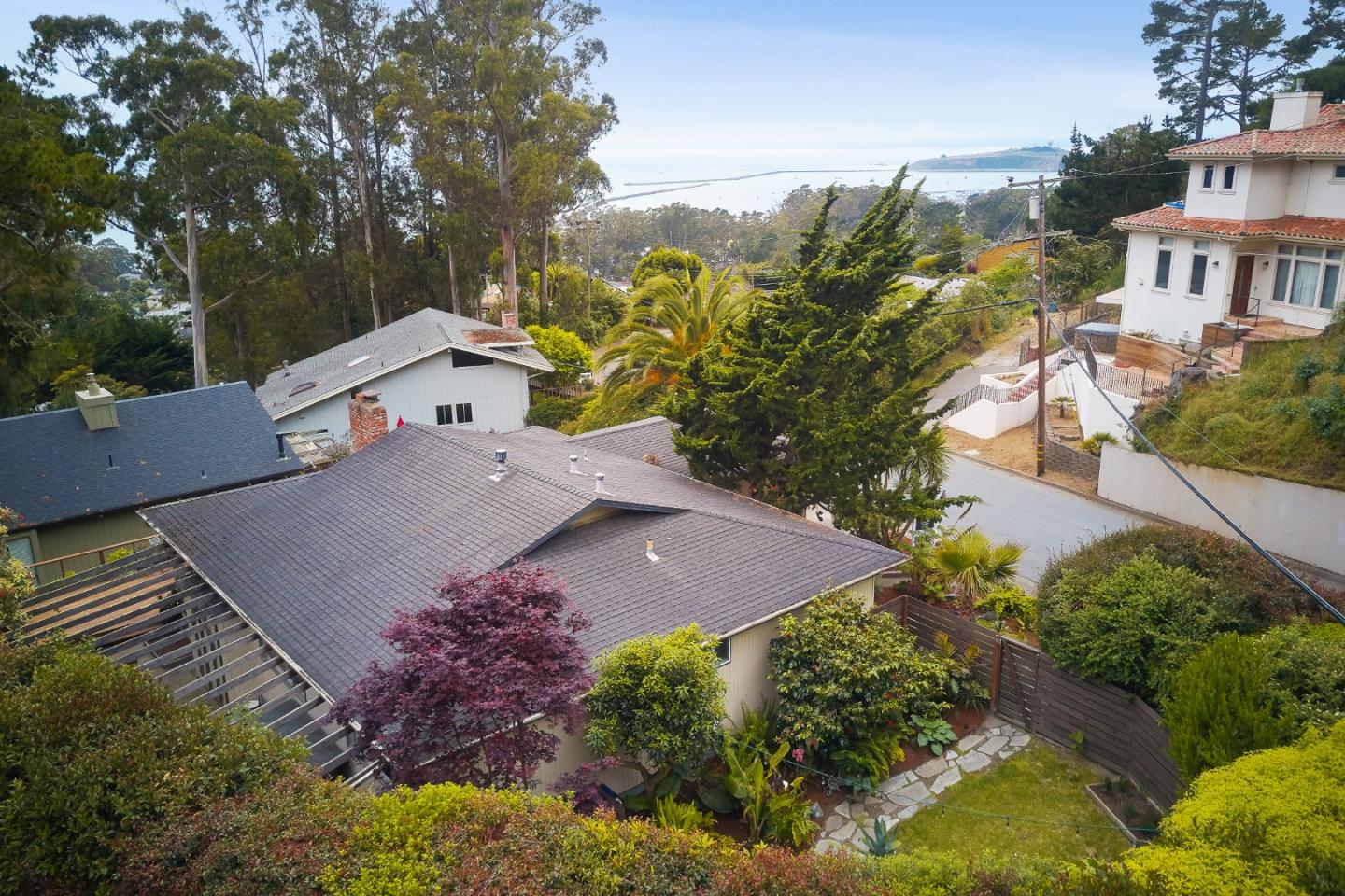 262 San Clemente Road El Granada, CA 94019 - Photo 11 of 33 Gallery Image 11