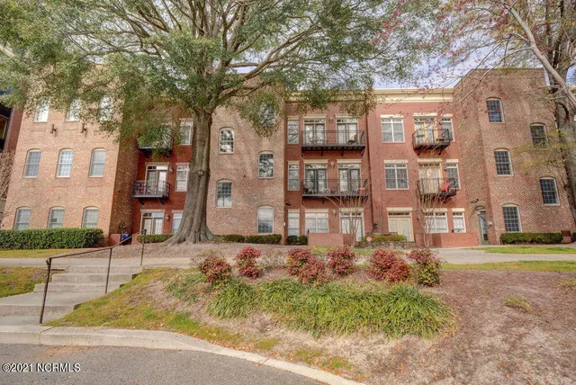$2,200 | 715 North 4th Street, Unit 302, Wilmington, NC 28401