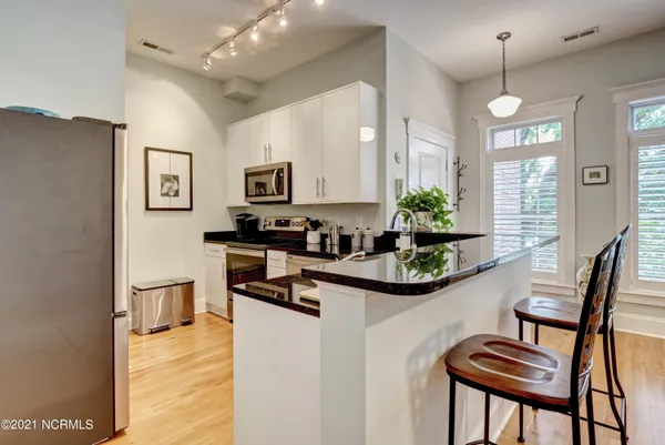 $2,200 | 715 North 4th Street, Unit 302, Wilmington, NC 28401