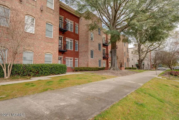 $2,200 | 715 North 4th Street, Unit 302, Wilmington, NC 28401