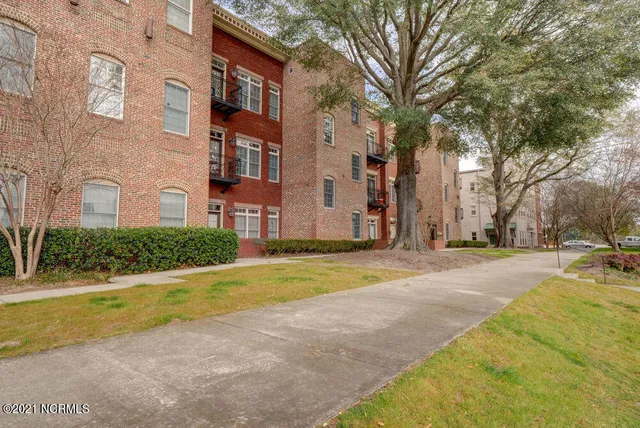 $2,200 | 715 North 4th Street, Unit 302, Wilmington, NC 28401