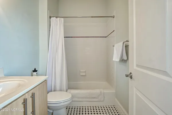 $2,200 | 715 North 4th Street, Unit 302, Wilmington, NC 28401