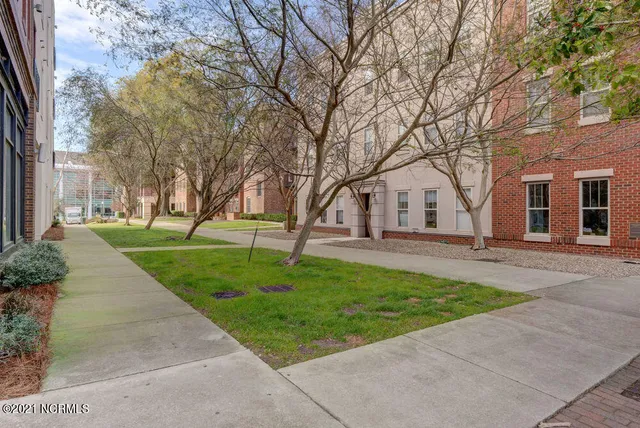 $2,200 | 715 North 4th Street, Unit 302, Wilmington, NC 28401