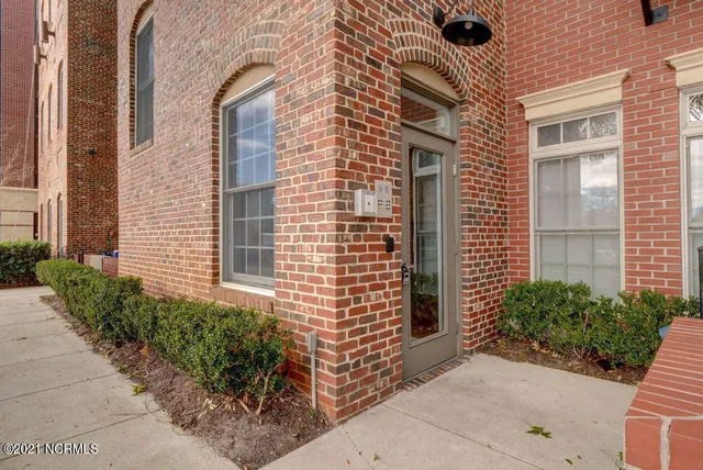 $2,200 | 715 North 4th Street, Unit 302, Wilmington, NC 28401