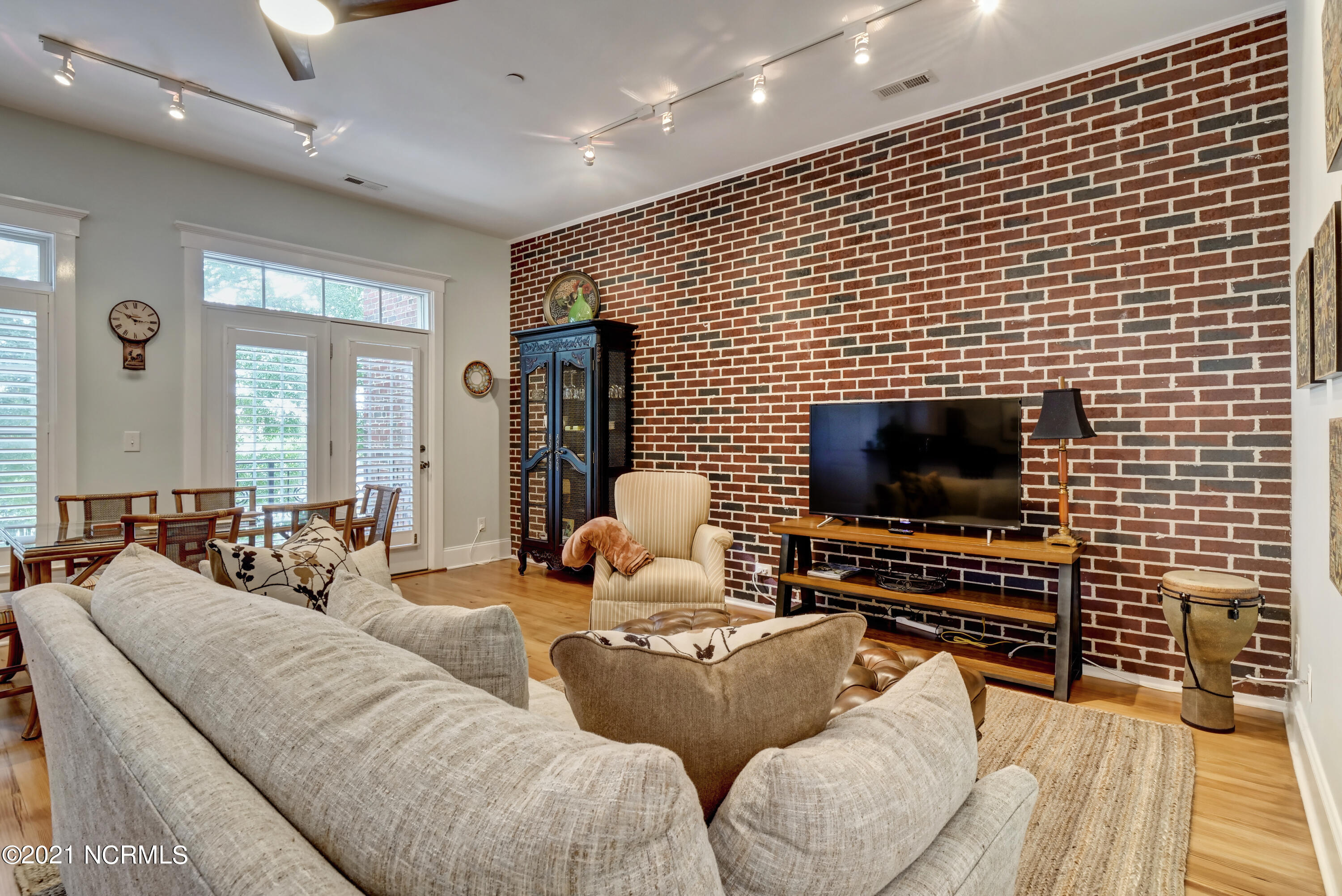 715 North 4th Street, Unit 302 Wilmington, NC 28401 - Photo 5 of 31 P5799069_70_71_72_73_74_75