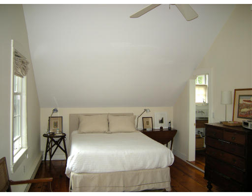 36 Prospect Street Marblehead, MA 01945 - Photo 8 of 11 Gallery Image 8