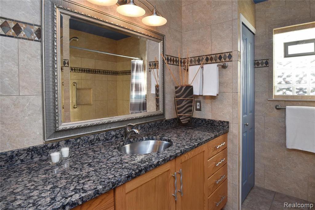 3360 Riverside Court Canton, MI 48188 - Photo 17 of 34