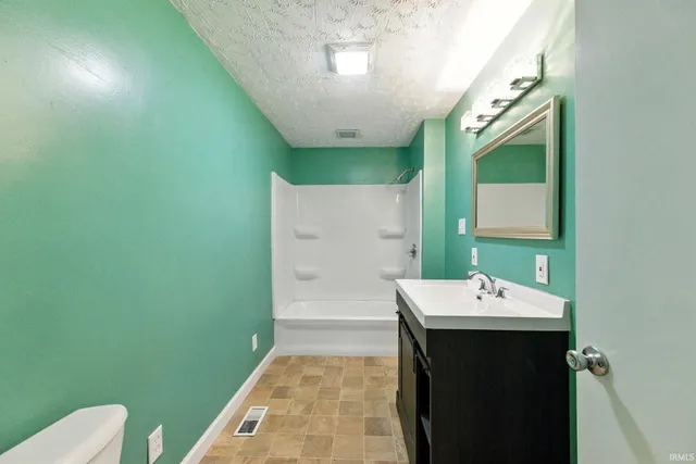 $235,000 | 862 South Jackson Street, Frankfort, IN 46041