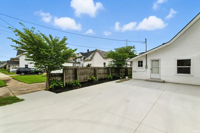 $235,000 | 862 South Jackson Street, Frankfort, IN 46041