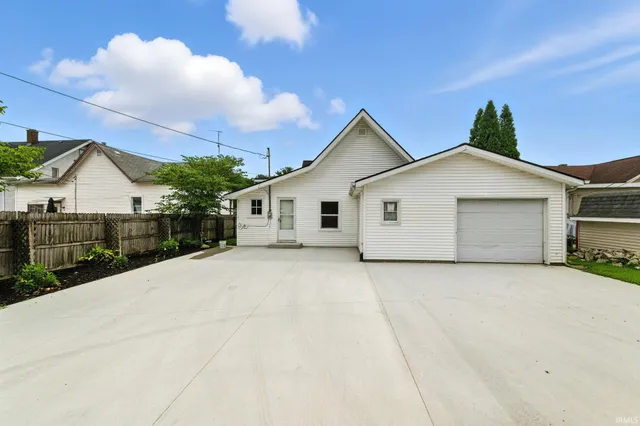 $235,000 | 862 South Jackson Street, Frankfort, IN 46041