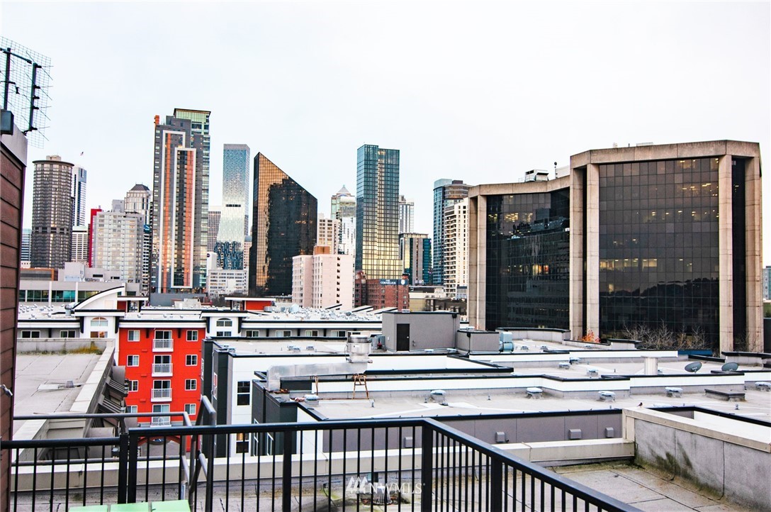 425 Vine Street, Unit 420 Seattle, WA 98121 - Photo 29 of 31
