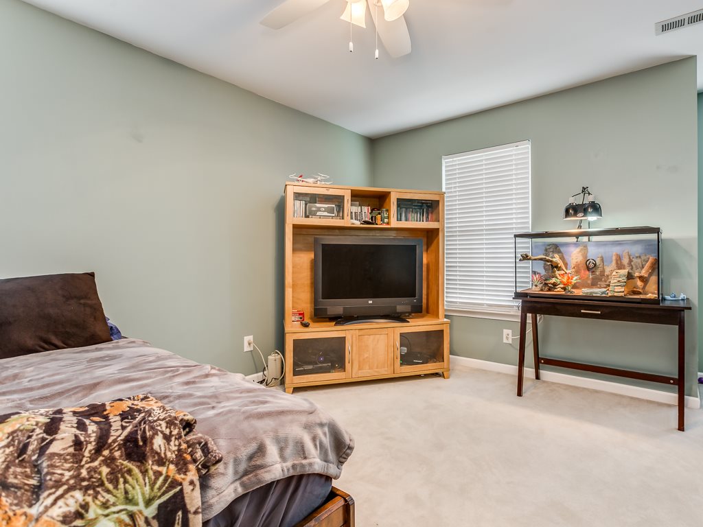 122 Timberleaf Drive Duncan, SC 29334 - Photo 15 of 25 Bonus room
