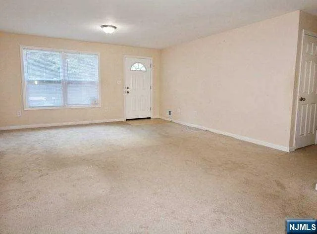 $2,700 | 246 Grant Avenue, Unit 1, East Newark, NJ 07029